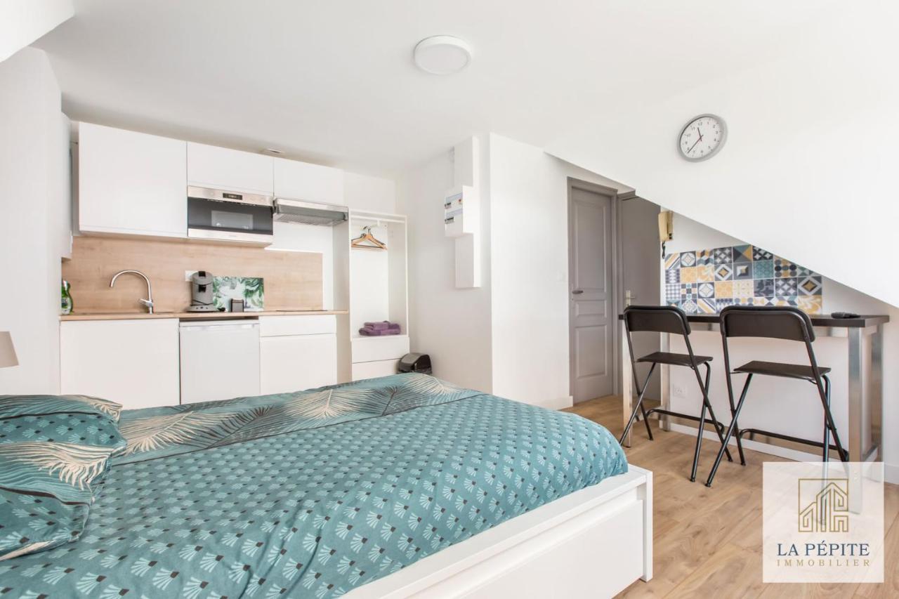 Residence Pasteur Валенсиен Екстериор снимка